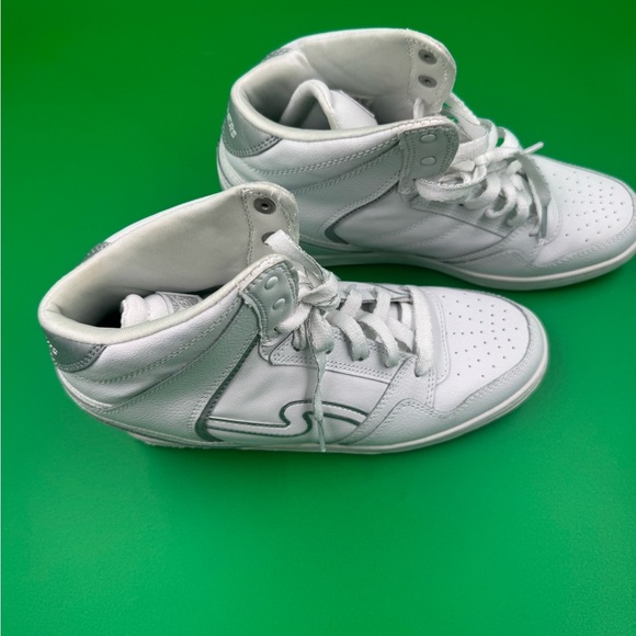 Skechers hidden wedge heel white leather sneakers silver accents size 8 - Picture 1 of 7